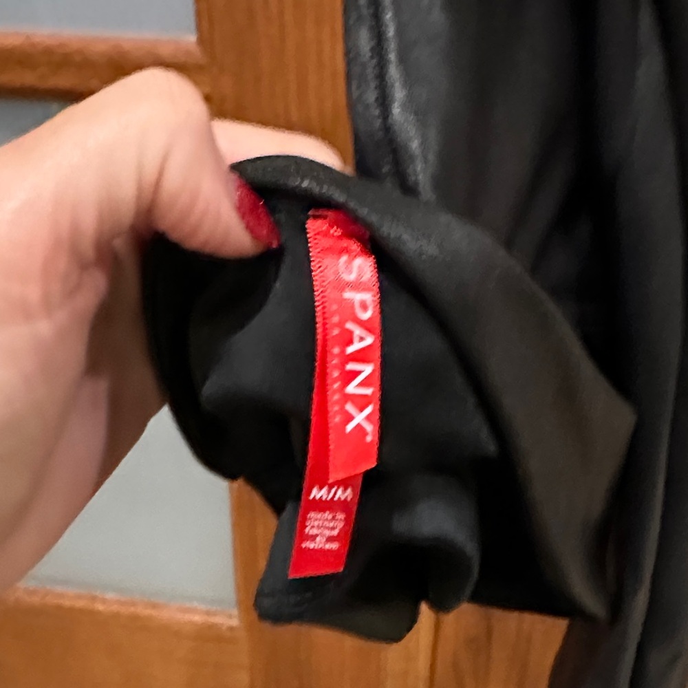 SPANX Black Leggings with Red Tag - Picture 2 of 8
